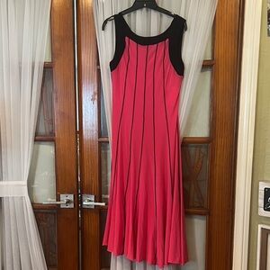 Elegant Pink and Black Midi Dress